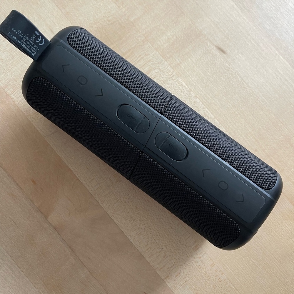 Kove Commuter 2.0 Portable Black Bluetooth Speaker